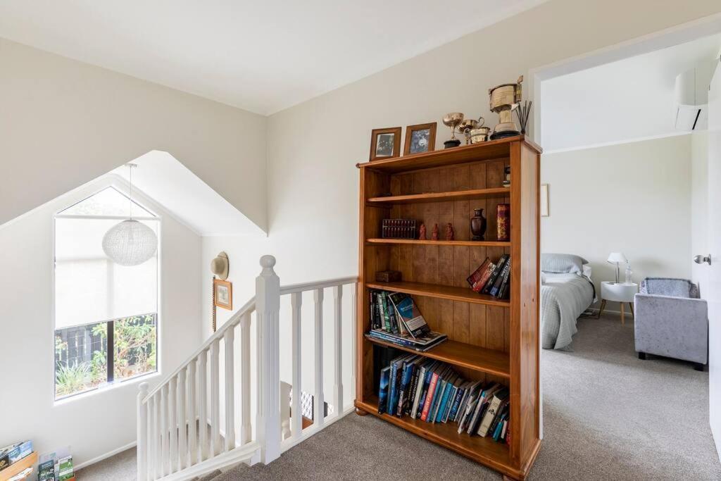 Quiet And Cosy Apartment Waikanae Exterior photo